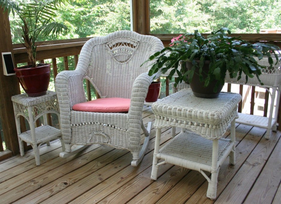 Плетеные стулья для дачи