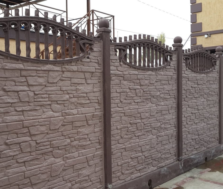 Красивый бетонный забор