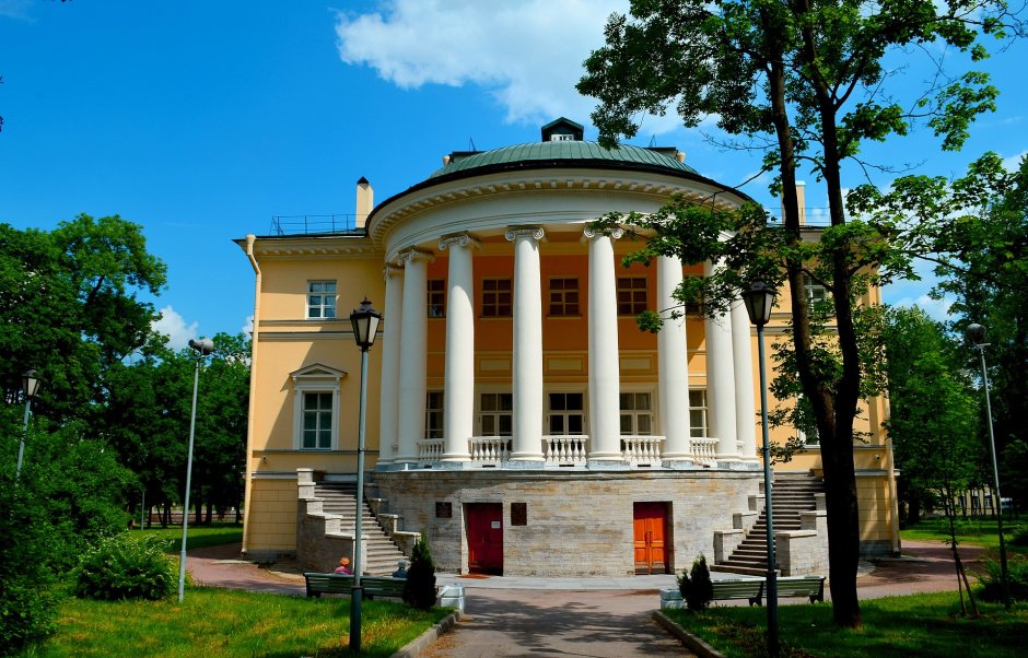 Царскосельский запасной дворец в Пушкине