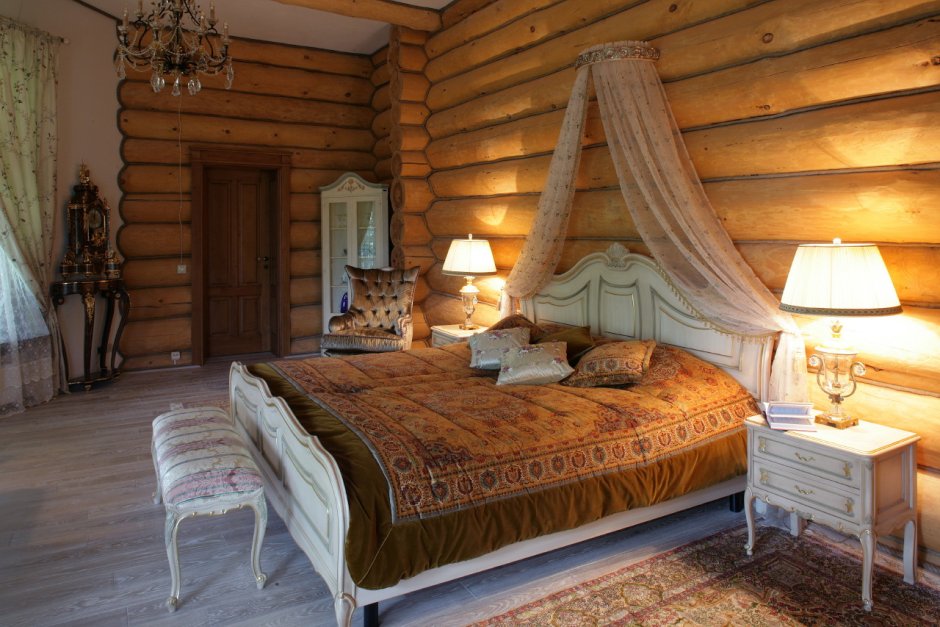 Спальня в русском стиле в деревянном доме