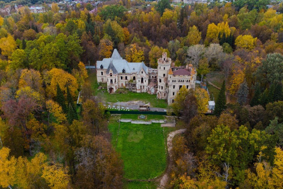Замок в Муромцево Владимирская область
