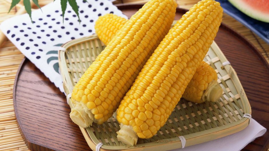 Сладкая вареная кукуруза