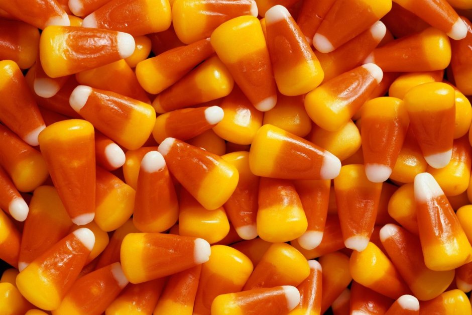 Оранжевые конфеты на Хэллоуин