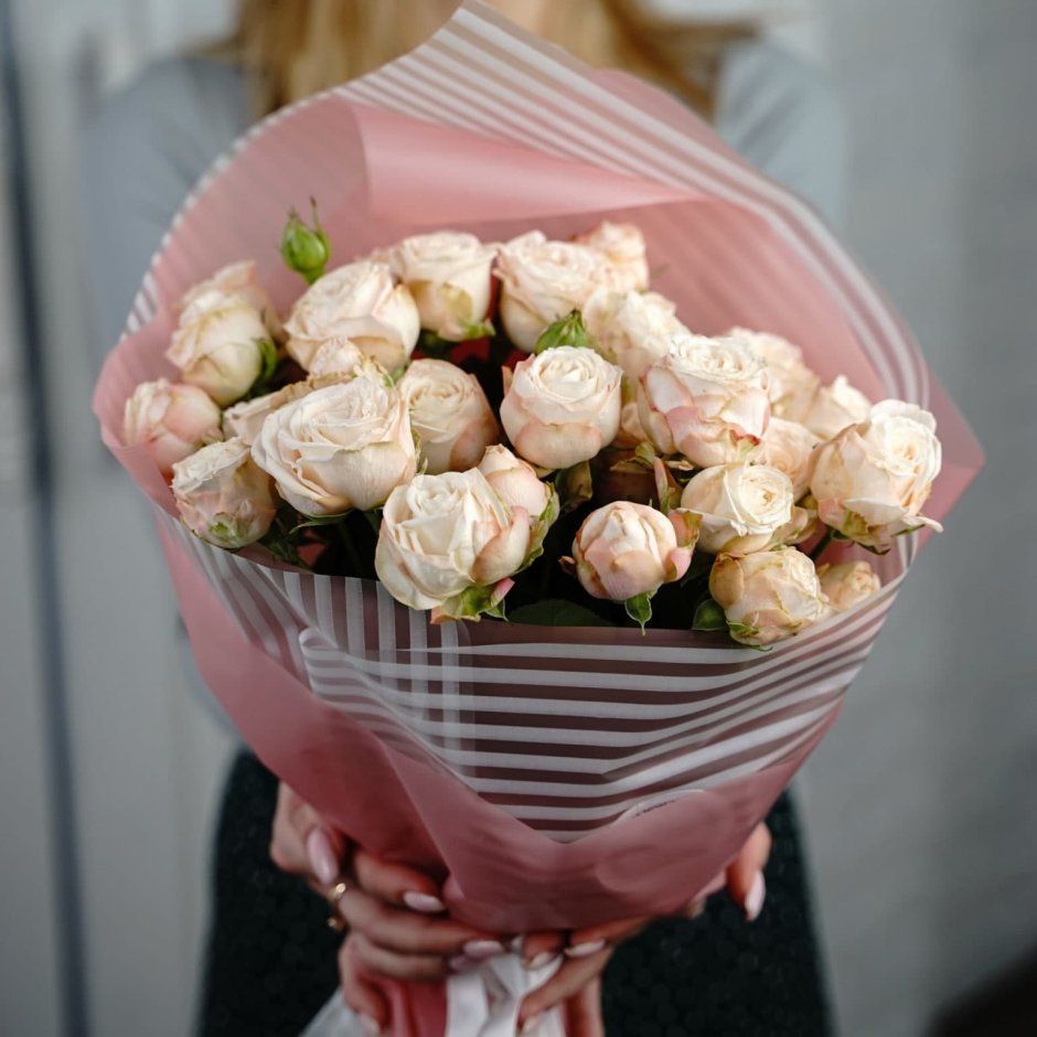 Букет 9 кустовых роз