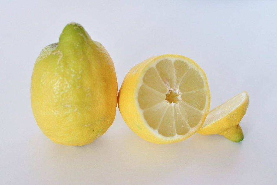Плоды с лимонным