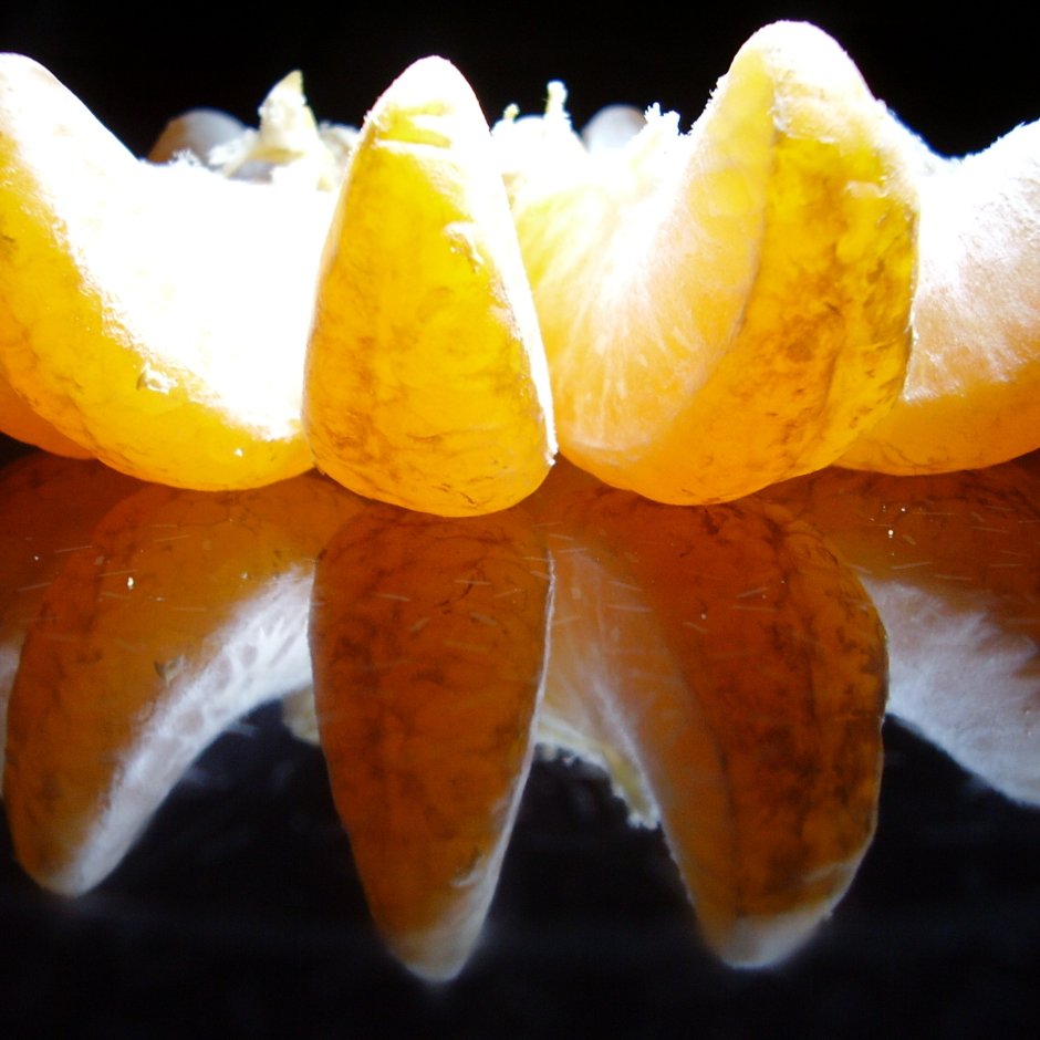 Очищенные дольки апельсина