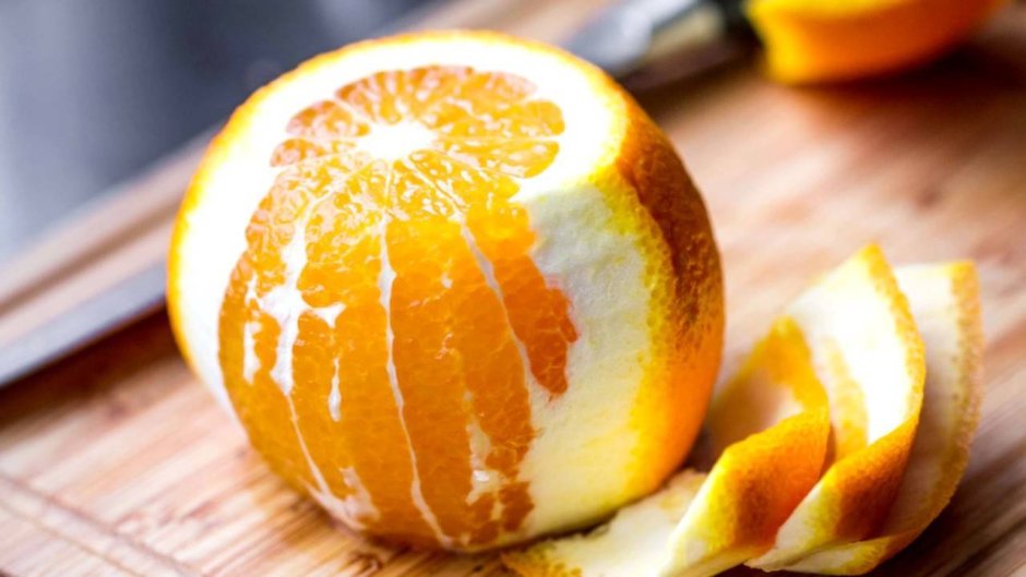 Апельсин с белой кожурой