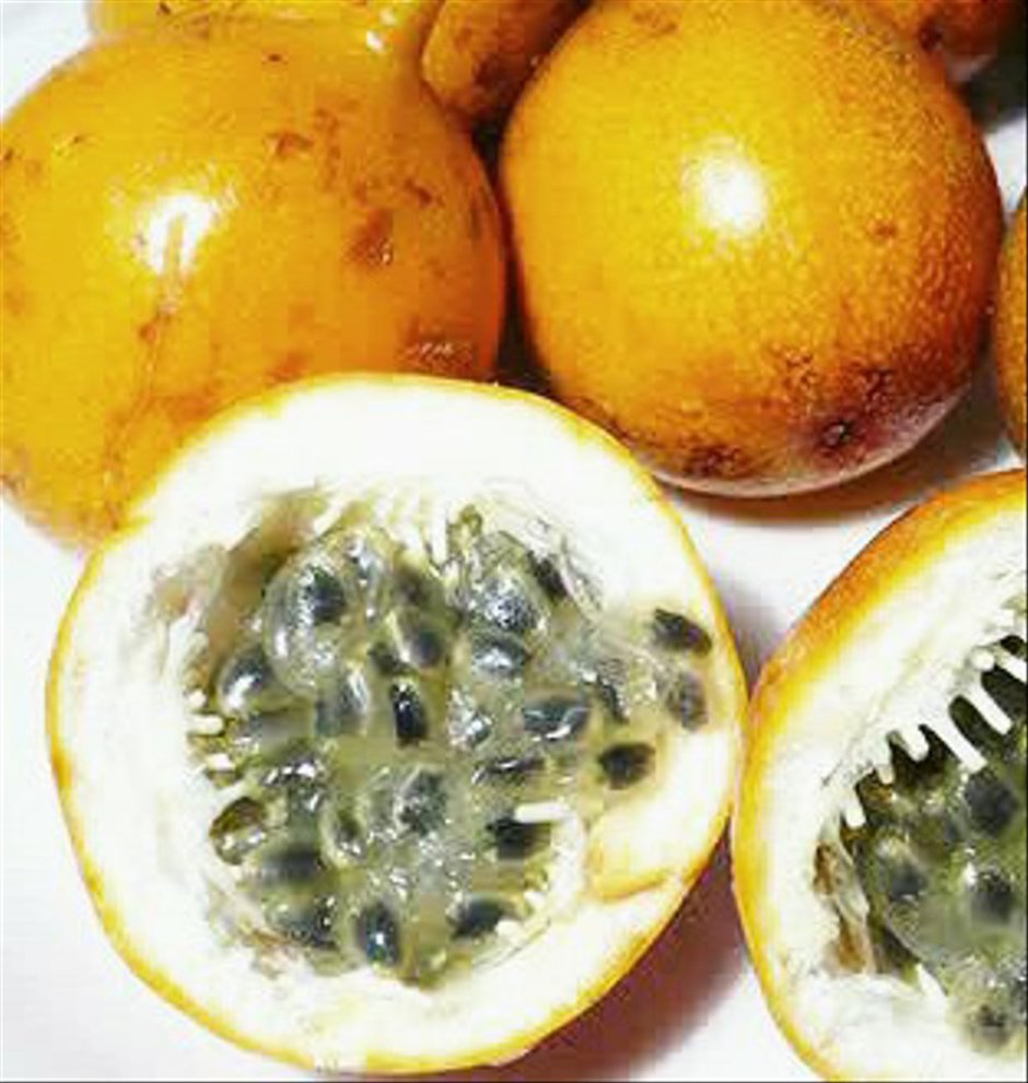 Экзотические фрукты желтого цвета