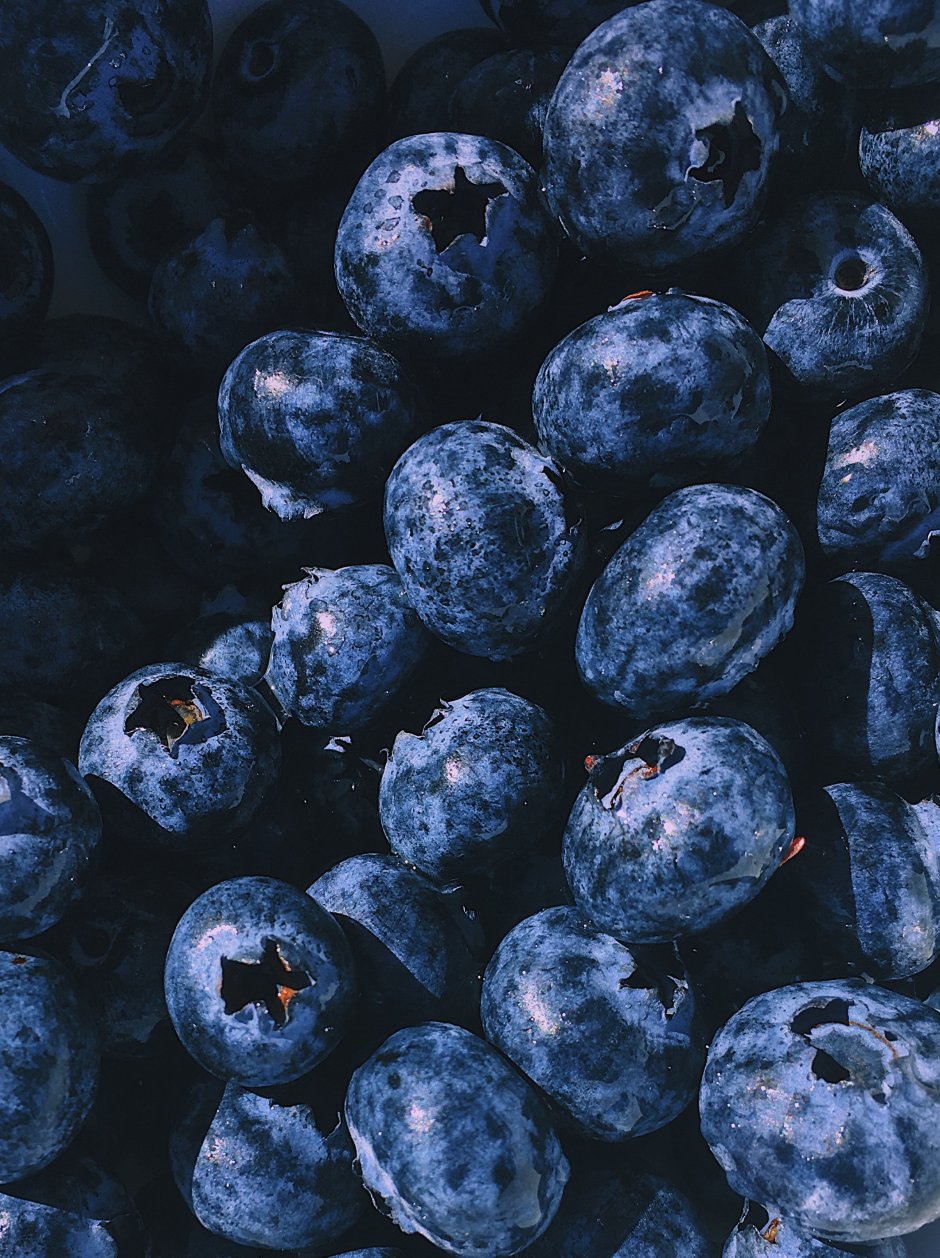 Темные фрукты