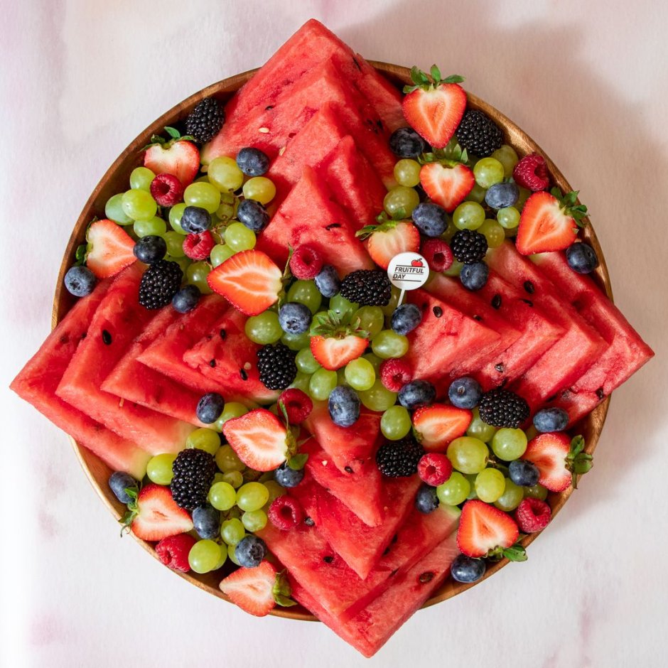 Красивые композиции фруктов на тарелке
