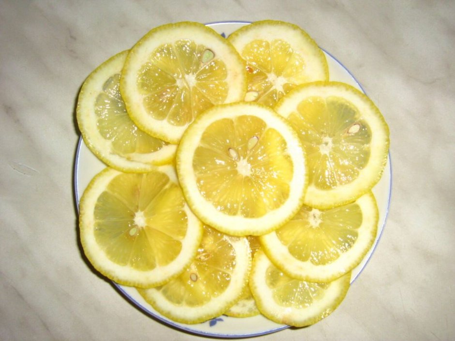 Лимон нарезанный