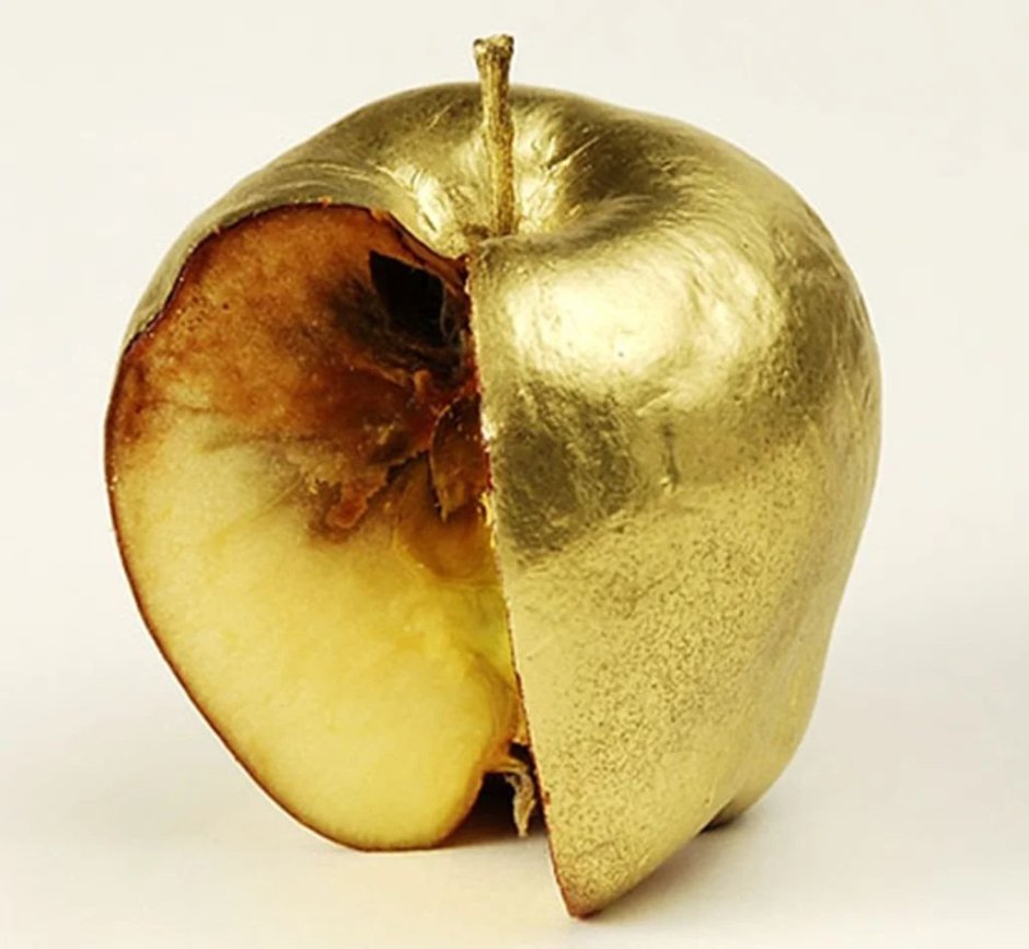 Красивое гнилое яблоко