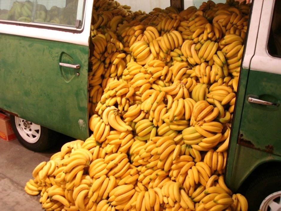 Фура бананов