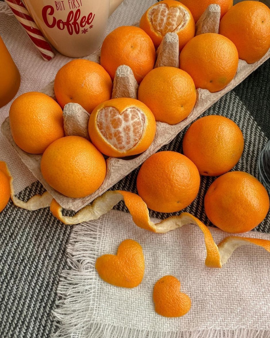 Много мандаринов