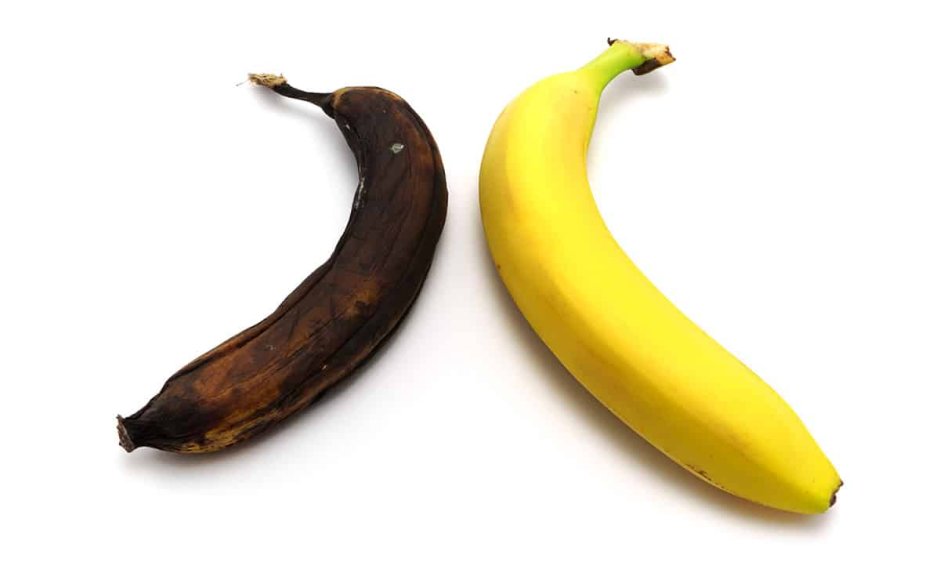 Несвежий банан
