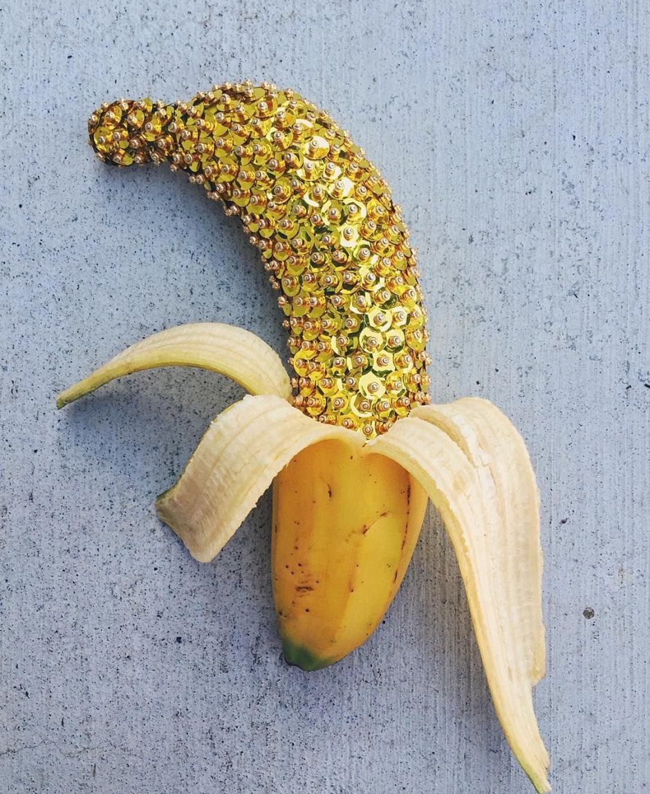 Странный банан