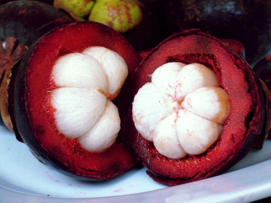 Экзотический фрукт мангустин