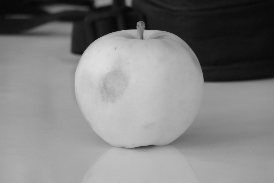 Белоснежное яблоко