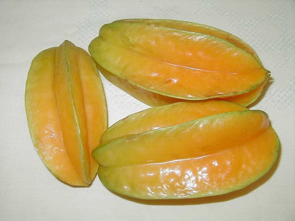 Экзотические фрукты оранжевого цвета