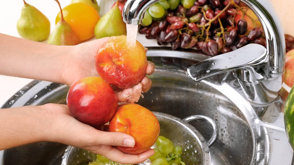 Мытье овощи и фрукты